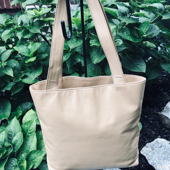 Authentic Chanel Handbag - Picture 2 of 16